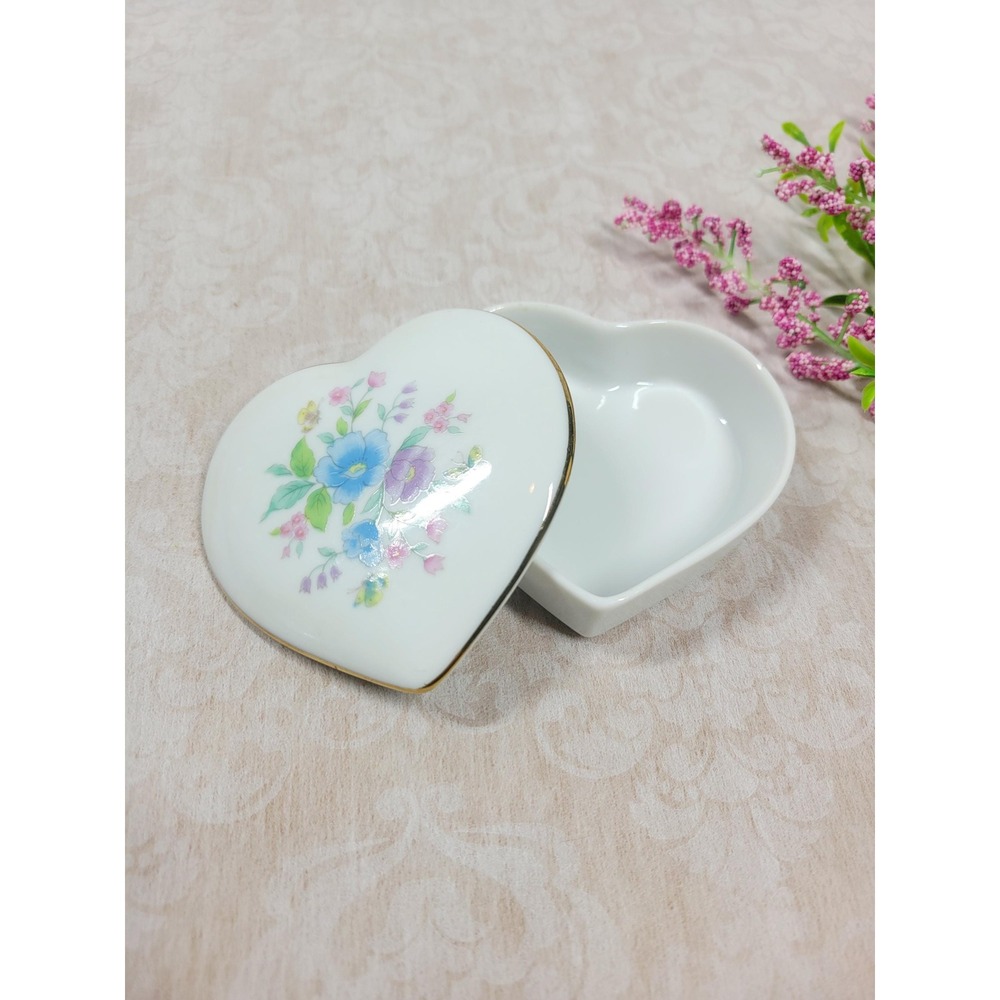 Vintage Heart Shaped Trinket Box Made in Japan Ceramic Floral Vanity Dish - Picture 4 of 9